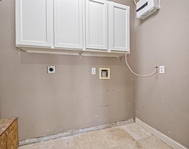 7713 Yoe Street - Photo Thumbnail 23