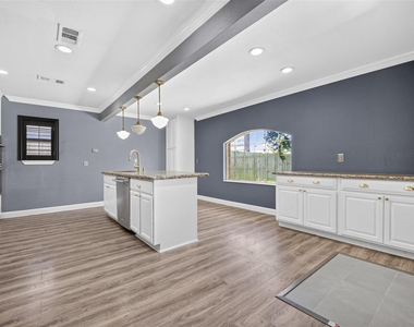 7713 Yoe Street - Photo Thumbnail 12