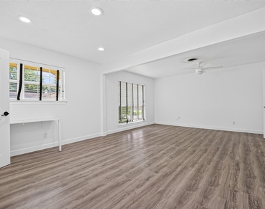 7713 Yoe Street - Photo Thumbnail 33