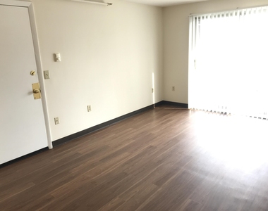 93 West - Photo Thumbnail 20