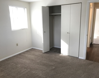 93 West - Photo Thumbnail 27