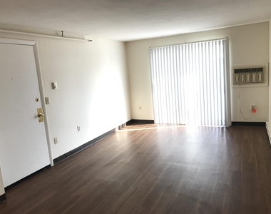 93 West - Photo Thumbnail 18