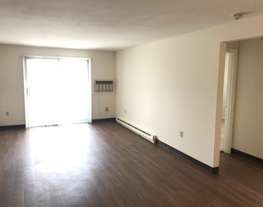 93 West - Photo Thumbnail 16