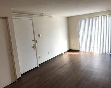 93 West - Photo Thumbnail 21