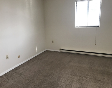 93 West - Photo Thumbnail 28