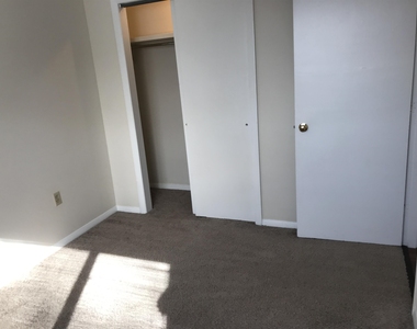 93 West - Photo Thumbnail 32