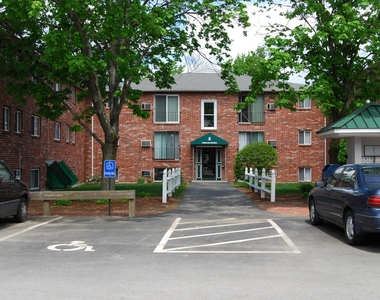93 West - Photo Thumbnail 2