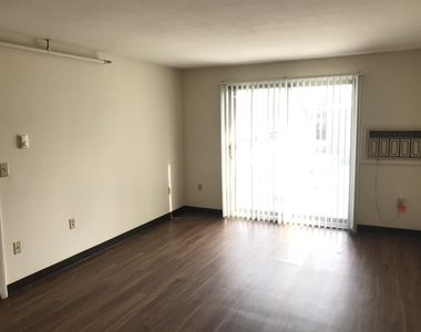 93 West - Photo Thumbnail 19