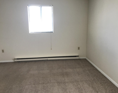 93 West - Photo Thumbnail 23
