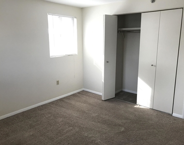 93 West - Photo Thumbnail 30