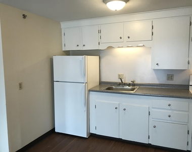 93 West - Photo Thumbnail 11