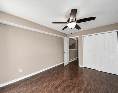 7821 Theissetta Drive - Photo Thumbnail 20