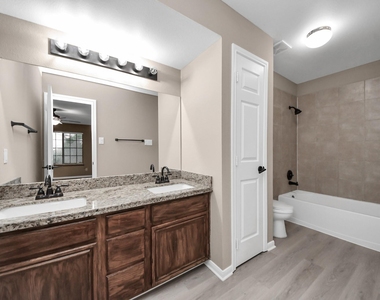 7821 Theissetta Drive - Photo Thumbnail 23