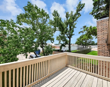 7821 Theissetta Drive - Photo Thumbnail 28