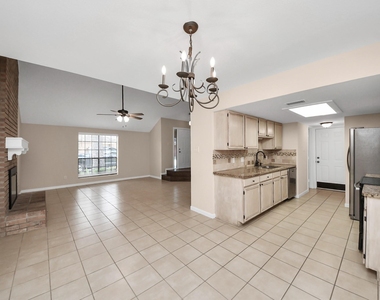 7821 Theissetta Drive - Photo Thumbnail 3
