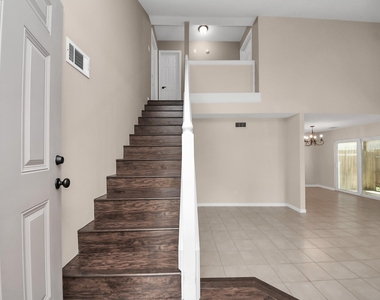 7821 Theissetta Drive - Photo Thumbnail 17