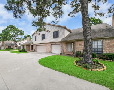7821 Theissetta Drive - Photo Thumbnail 1