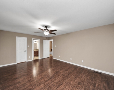 7821 Theissetta Drive - Photo Thumbnail 24