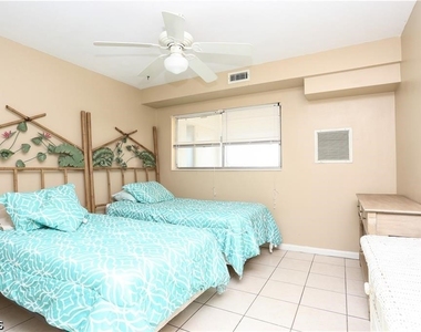 4901 Victoria Drive - Photo Thumbnail 11
