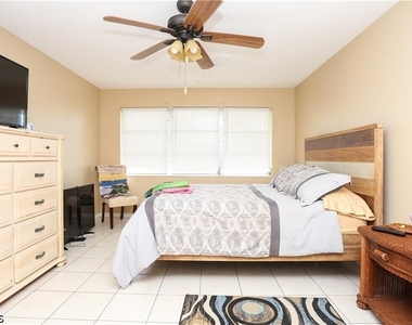 4901 Victoria Drive - Photo Thumbnail 13