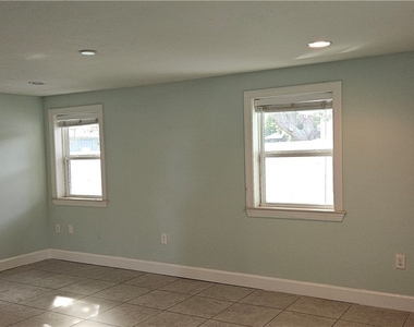1626 Grace Avenue - Photo Thumbnail 8