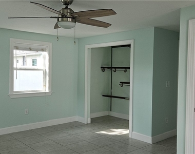 1626 Grace Avenue - Photo Thumbnail 12