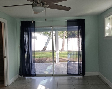 1626 Grace Avenue - Photo Thumbnail 13