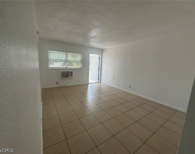 2452 Stella Street - Photo Thumbnail 9