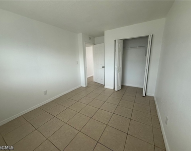 2452 Stella Street - Photo Thumbnail 4