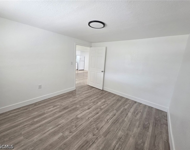 420 Fairfax Drive - Photo Thumbnail 1