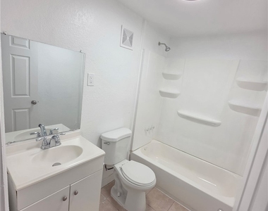 420 Fairfax Drive - Photo Thumbnail 6
