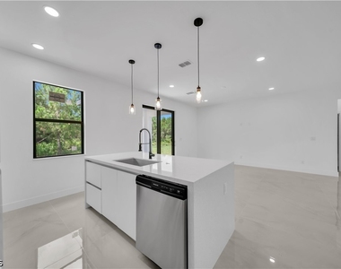 2509 50th Street W - Photo Thumbnail 11
