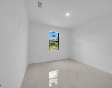 2509 50th Street W - Photo Thumbnail 17
