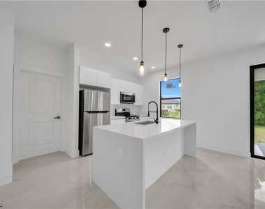 2509 50th Street W - Photo Thumbnail 13