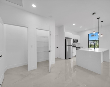 2509 50th Street W - Photo Thumbnail 9