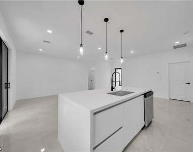 2509 50th Street W - Photo Thumbnail 14