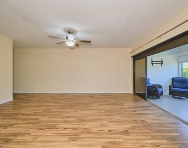 1914 Se 40th Terrace - Photo Thumbnail 3