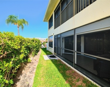 1914 Se 40th Terrace - Photo Thumbnail 32