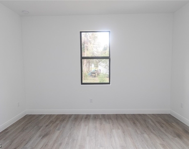 8009 Cod Court - Photo Thumbnail 16