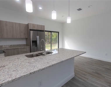 8009 Cod Court - Photo Thumbnail 4