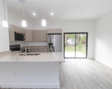 8009 Cod Court - Photo Thumbnail 12