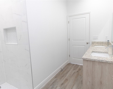 8009 Cod Court - Photo Thumbnail 19