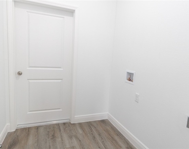 8009 Cod Court - Photo Thumbnail 21