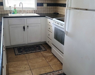 2931 Grand Avenue - Photo Thumbnail 1