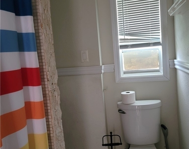 2931 Grand Avenue - Photo Thumbnail 2