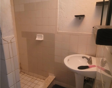 2931 Grand Avenue - Photo Thumbnail 8
