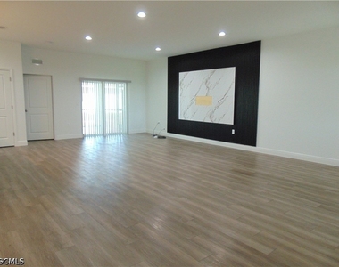 9020 E Castle Circle - Photo Thumbnail 8