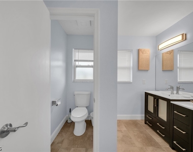 299 Rotonda Circle - Photo Thumbnail 14