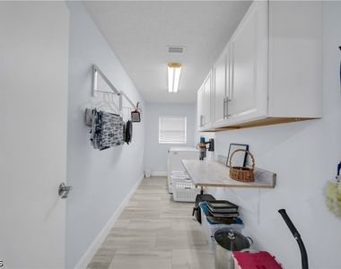 299 Rotonda Circle - Photo Thumbnail 3