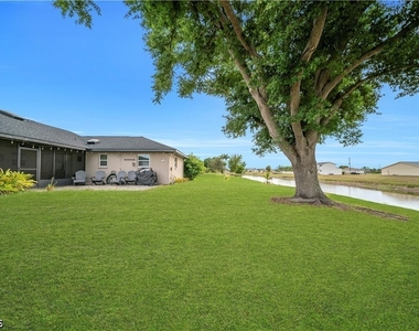299 Rotonda Circle - Photo Thumbnail 19